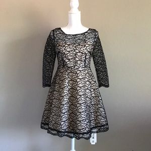 Elenyun all over lace dress size M
